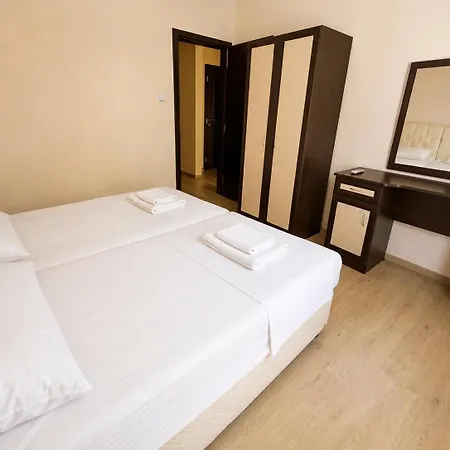 Cozy With Balcony & Pool аccess In Sveti Vlas